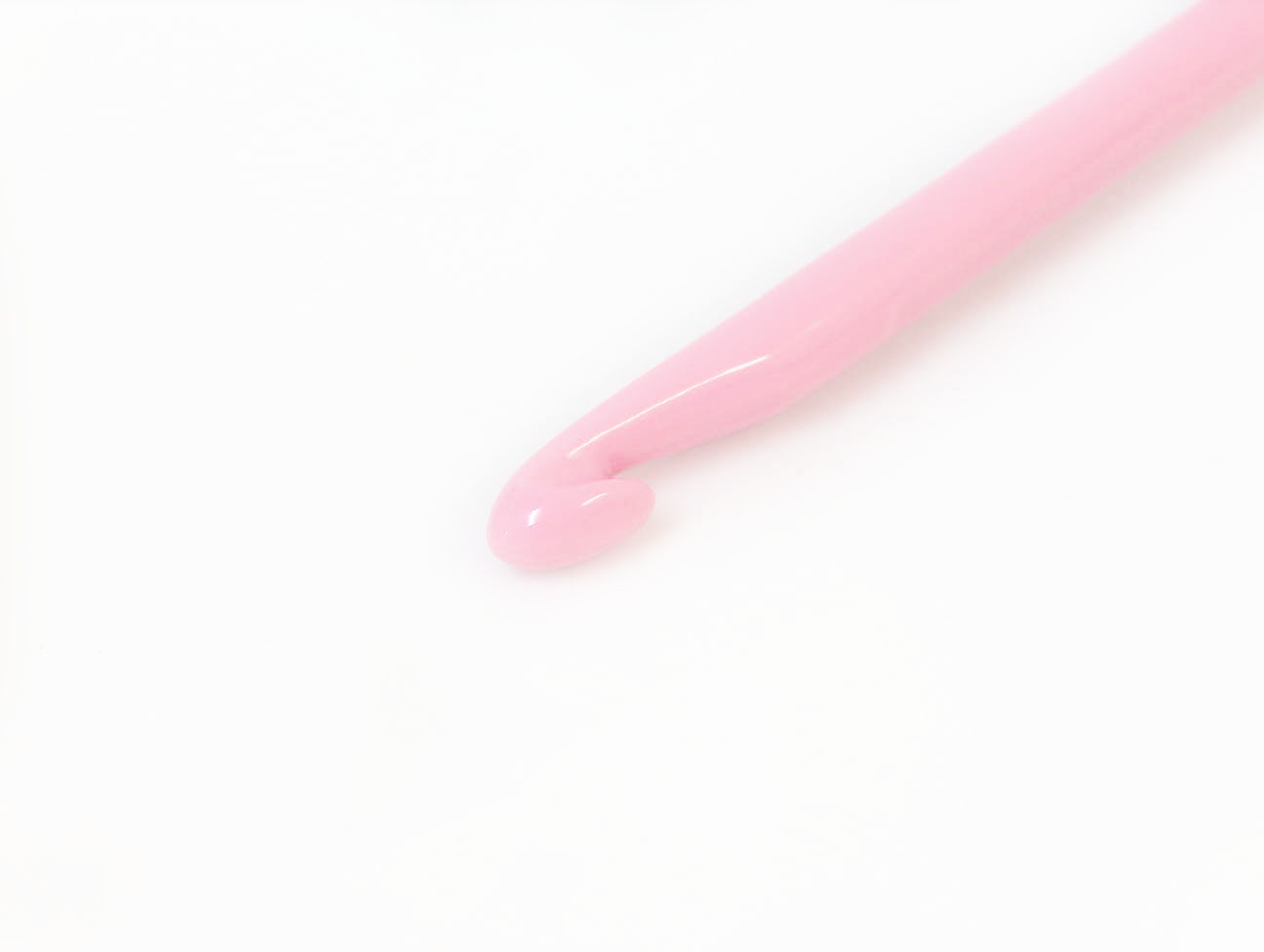 Tulip Plastic Crochet Hook 9.00 mm