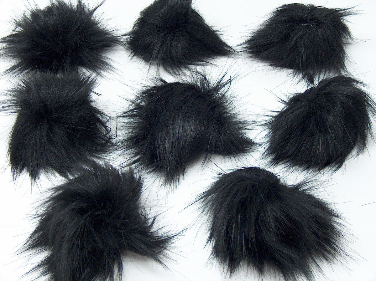 Siyah 8 Faux Fur PomPoms