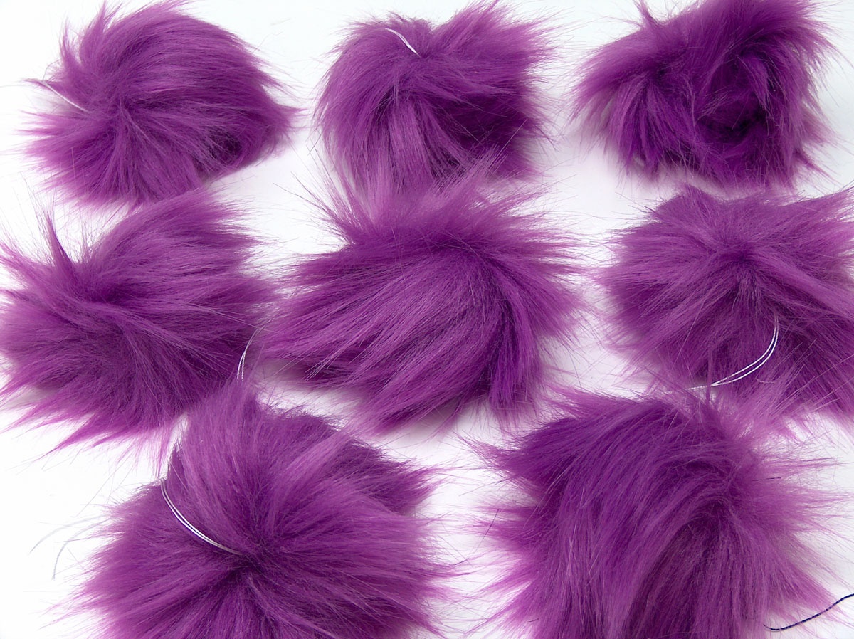 Magnolia 8 Faux Fur PomPoms