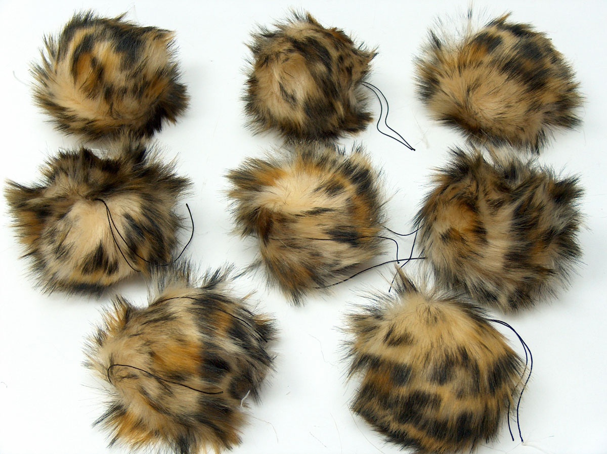 Açık Kahve Krem Siyah 8 Faux Fur PomPoms