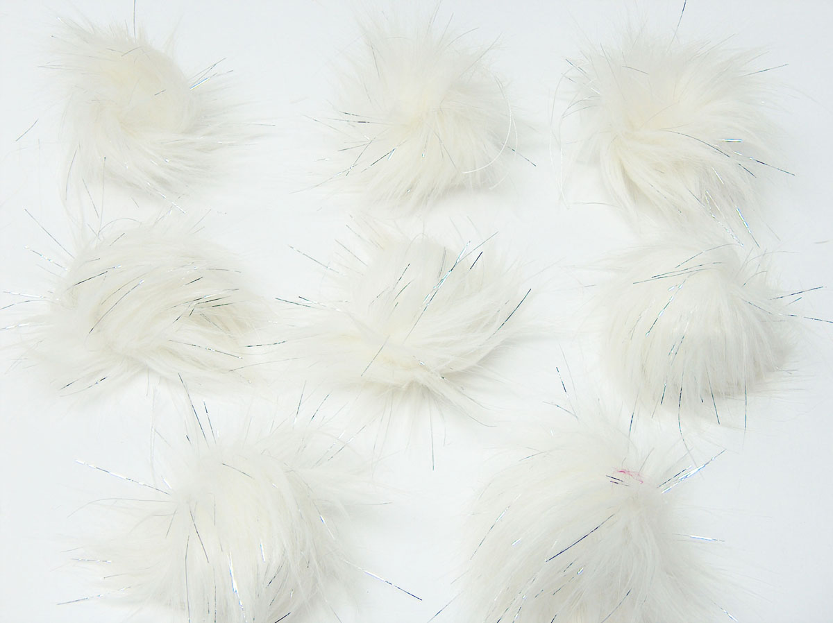 Krem 8 Faux Fur PomPoms