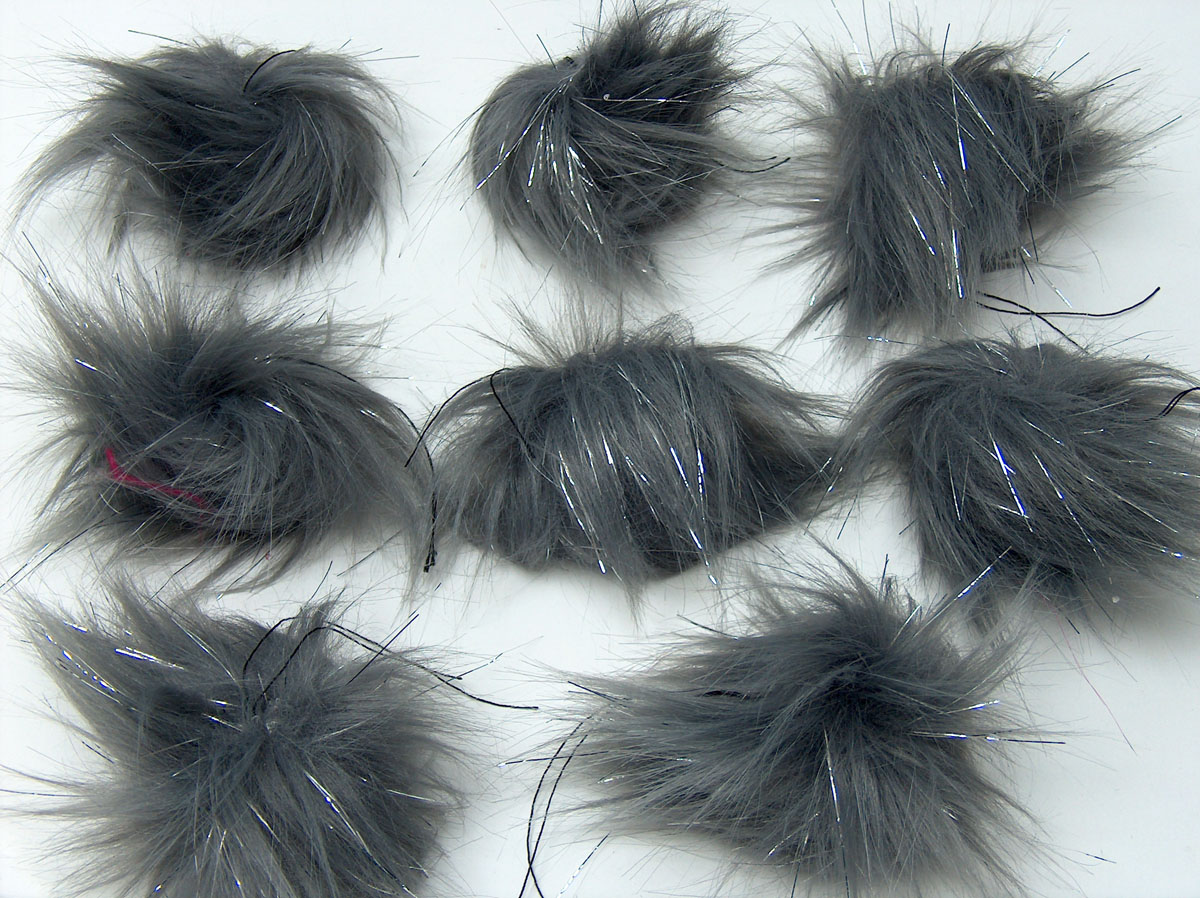 Gri 8 Faux Fur PomPoms