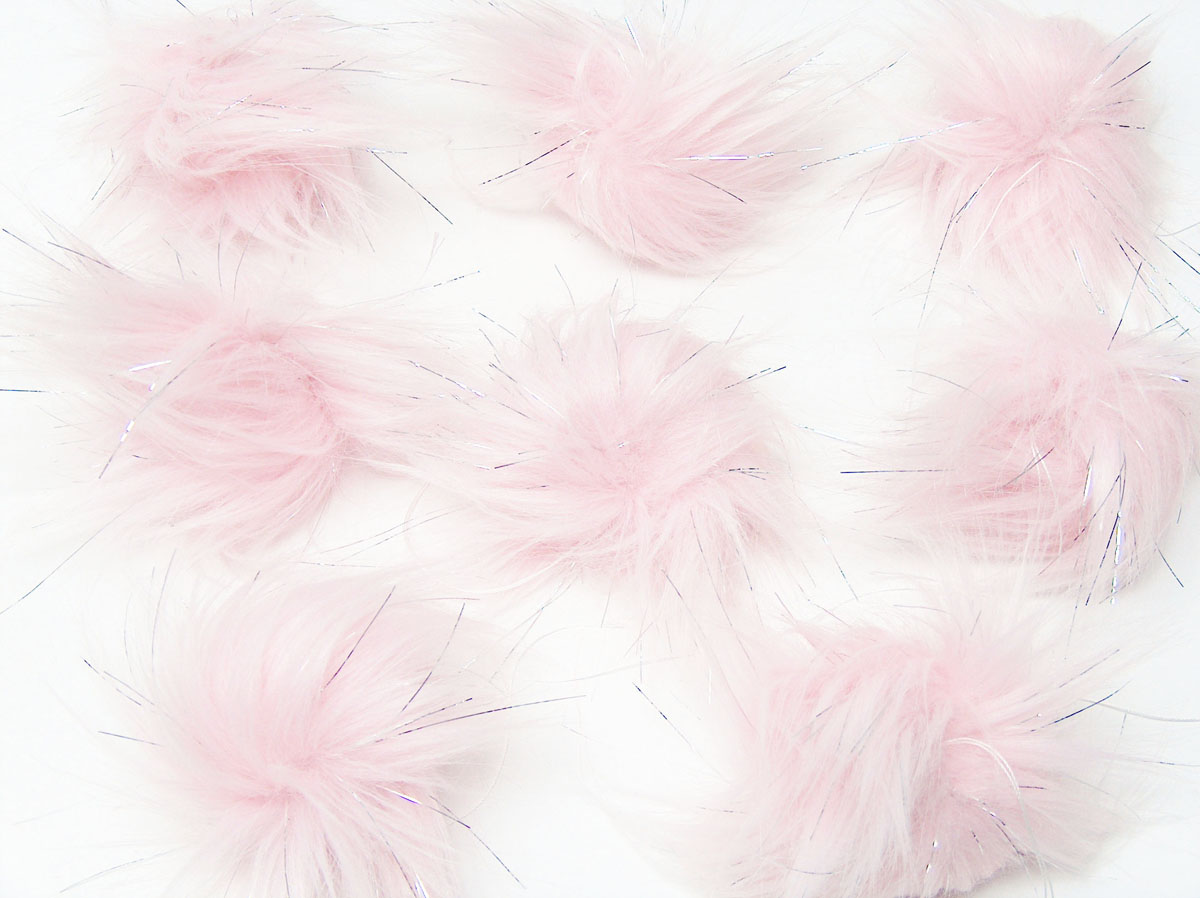 Bebe Pembesi 8 Faux Fur PomPoms