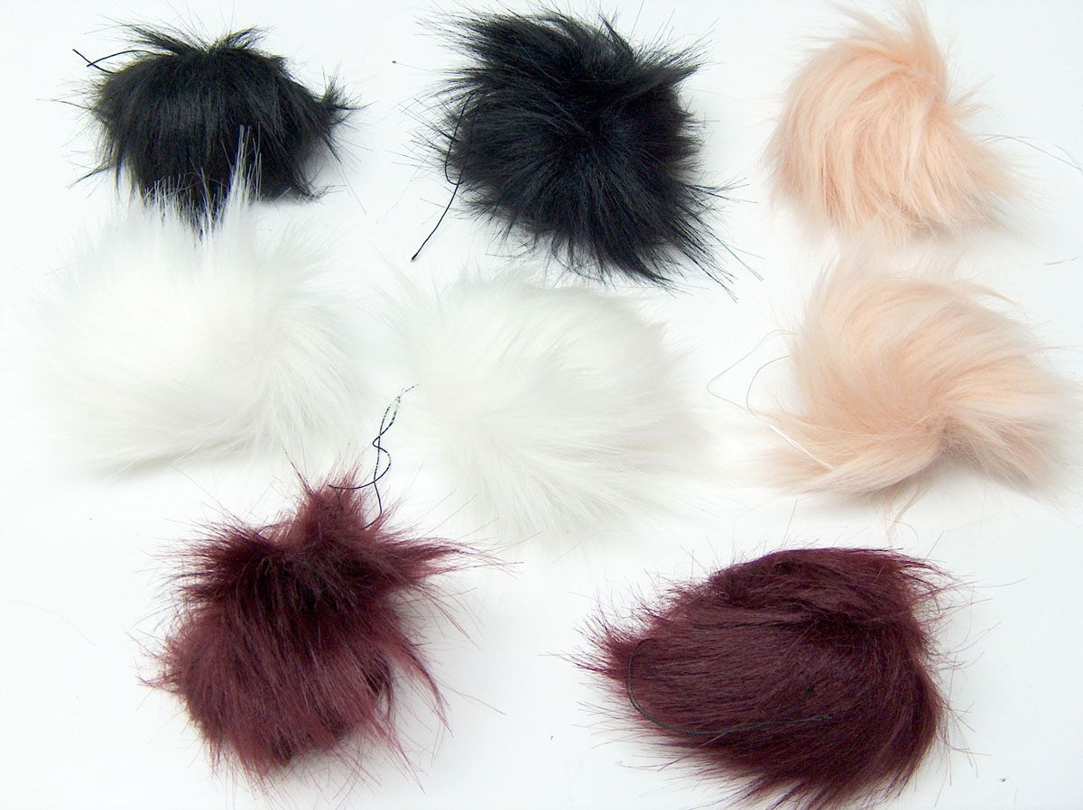Çok renkli 8 Faux Fur PomPoms Mixed Lot of 8 Faux Fur PomPoms