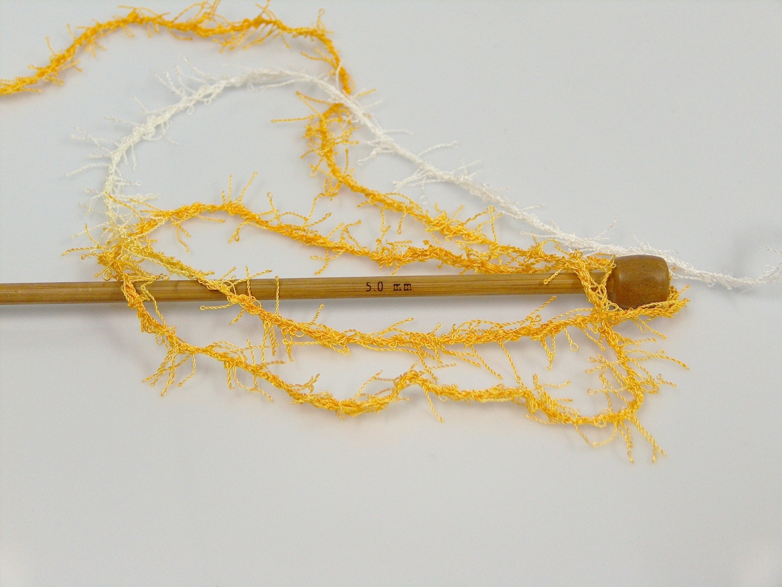 Lot of 4 x 100gr Skeins Ice Yarns SCRUBBER TWIST Hand Knitting Yarn Gold White - photo 3